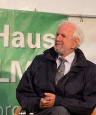 Prof. Ernst Ulrich von Weizsäcker betrachtet die energieautarken Häuser in Freiberg als internationales Vorzeigebeispiel dafür, dass die Engergiewend möglich ist